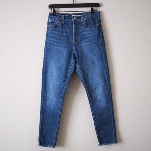 *SOLD* Levi’s Wedgie Skinny Jeans Size 29”